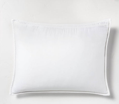 Standard Heavyweight Linen Blend Quilt
Pillow Sham White - Casaluna™